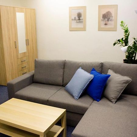 Blue Apartment In Beautiful English Style Garden With Atmosphere براغ المظهر الخارجي الصورة