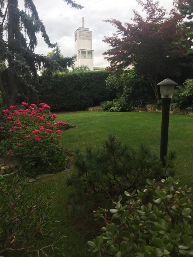 Blue Apartment In Beautiful English Style Garden With Atmosphere براغ المظهر الخارجي الصورة