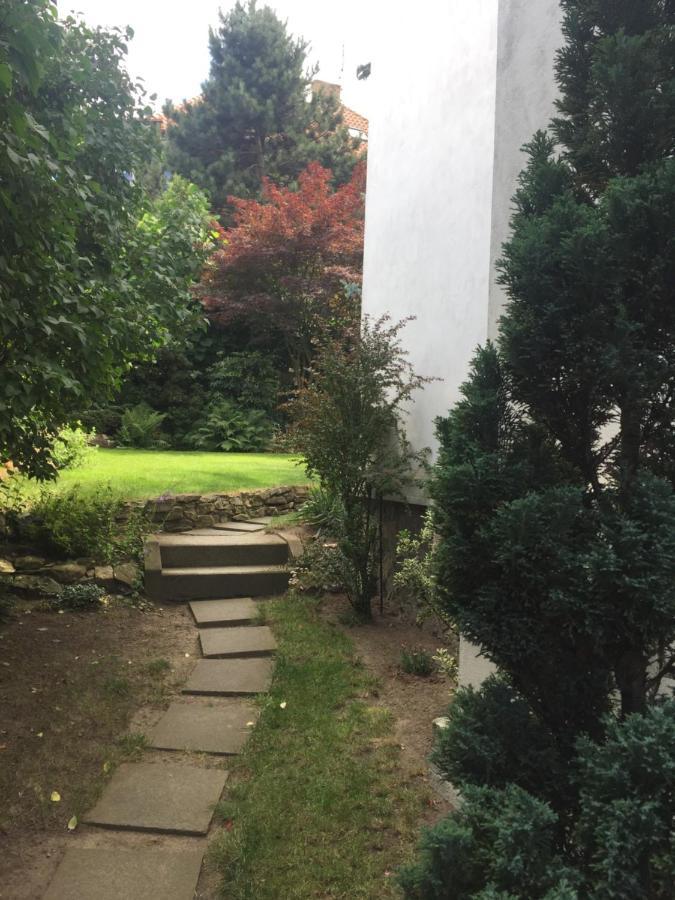 Blue Apartment In Beautiful English Style Garden With Atmosphere براغ المظهر الخارجي الصورة